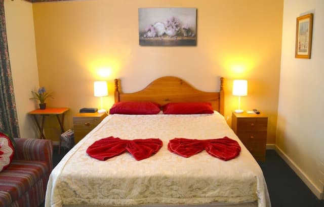 En-suite Single Room Package