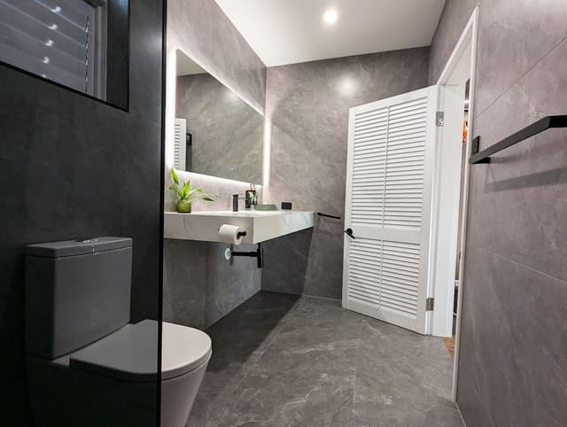 Tropica Room