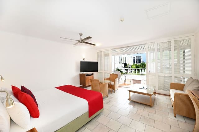 Honeymoon Studio Suite, 1 King Bed, Tower