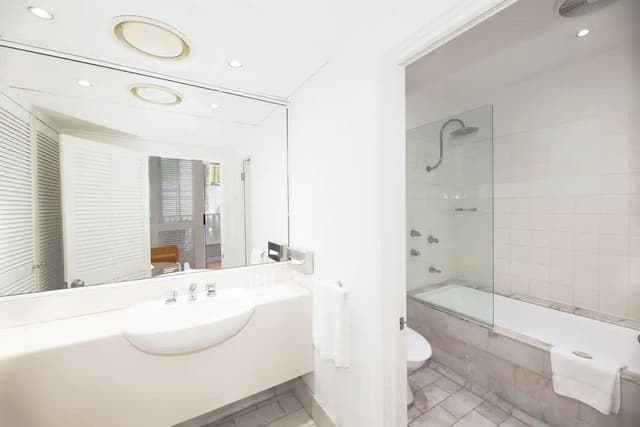 Honeymoon Studio Suite, 1 King Bed, Tower