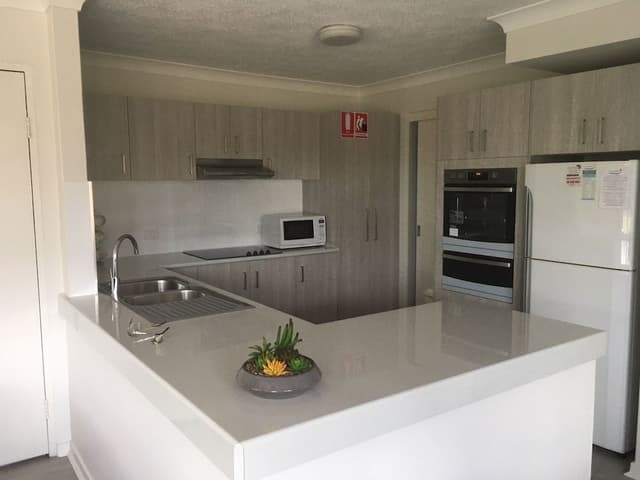 Family Apartment, 3 Bedrooms, Balcony, Beachside