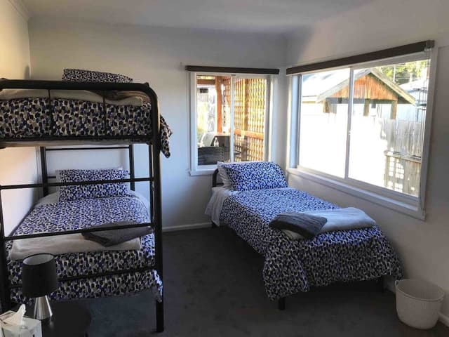 Family House, 4 Bedrooms, 2 Bathrooms, Mountain View