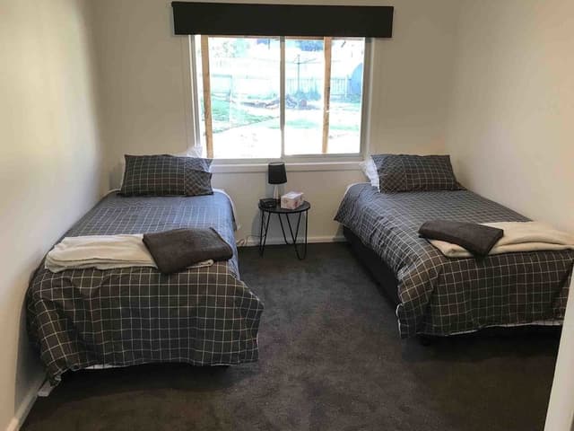 Family House, 4 Bedrooms, 2 Bathrooms, Mountain View