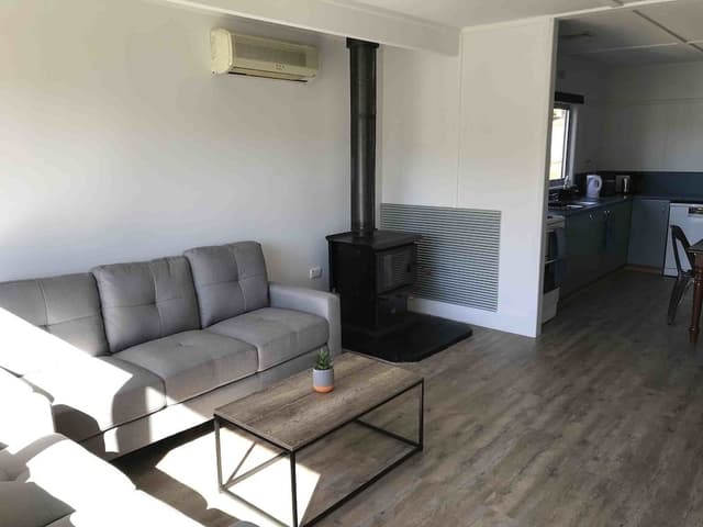 Family House, 4 Bedrooms, 2 Bathrooms, Mountain View