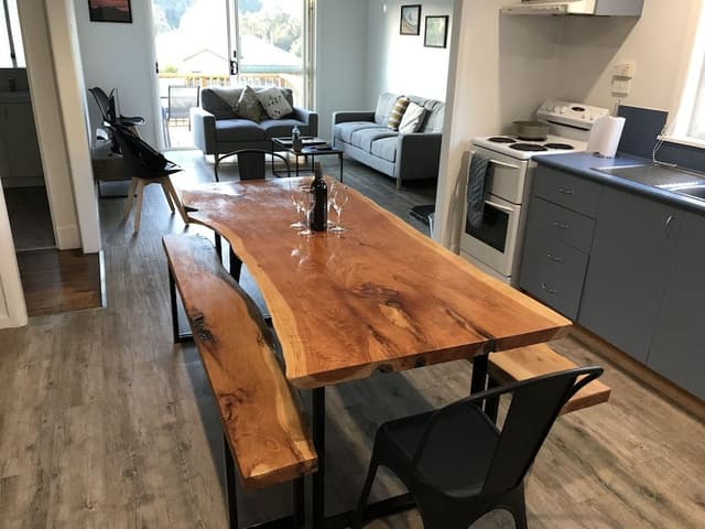 Family House, 4 Bedrooms, 2 Bathrooms, Mountain View