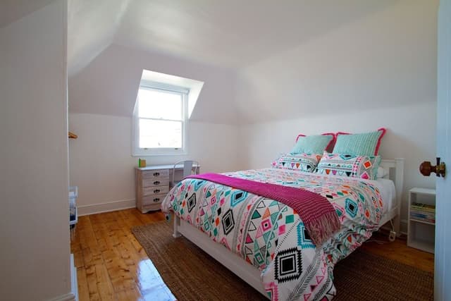 House, 4 Bedrooms, Terrace