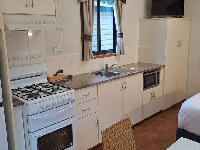 Wren Cabin - (Private External Bathroom)
