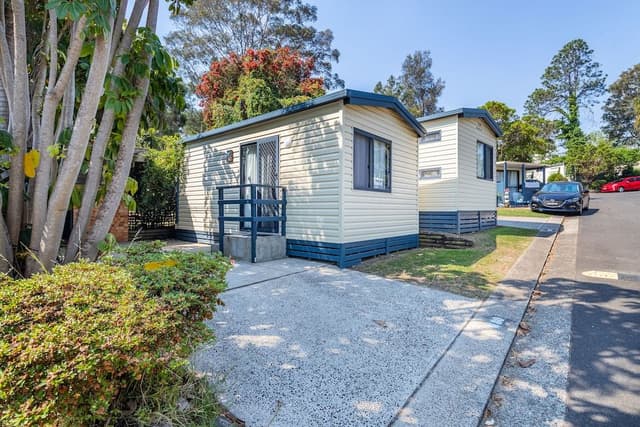 Wren Cabin - (Private External Bathroom)