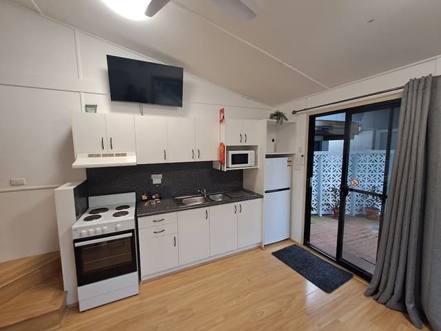 Rosella Loft - (Private External Bathroom)
