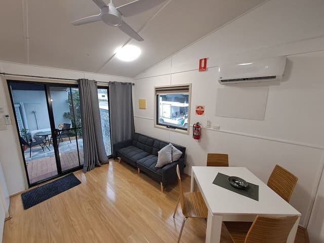 Rosella Loft - (Private External Bathroom)