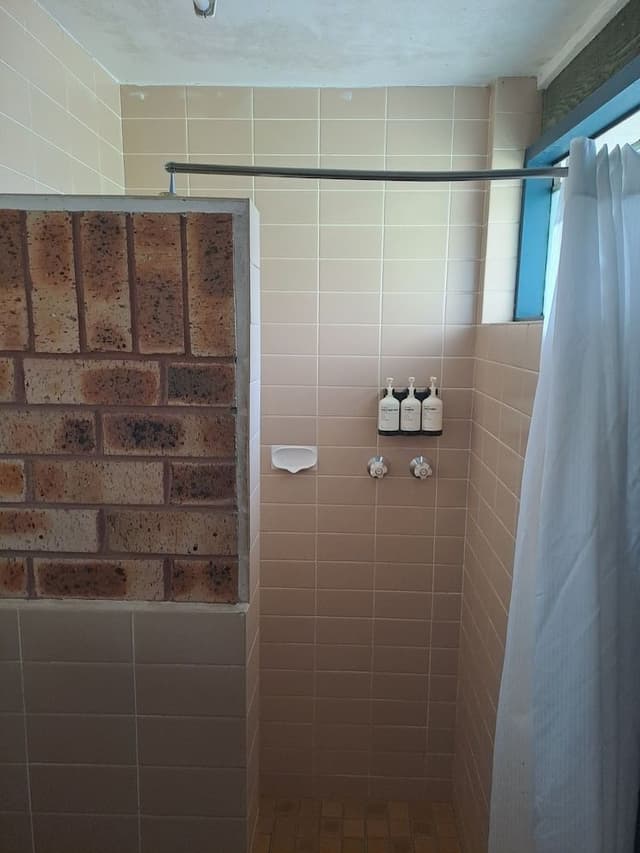 Wren Cabin - (Private External Bathroom)