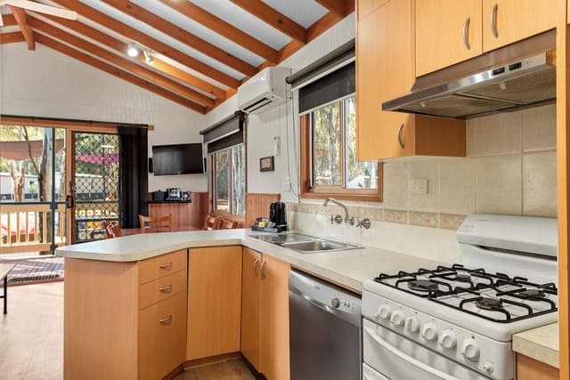 Deluxe Spa Cabin