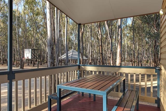 Deluxe Spa Cabin