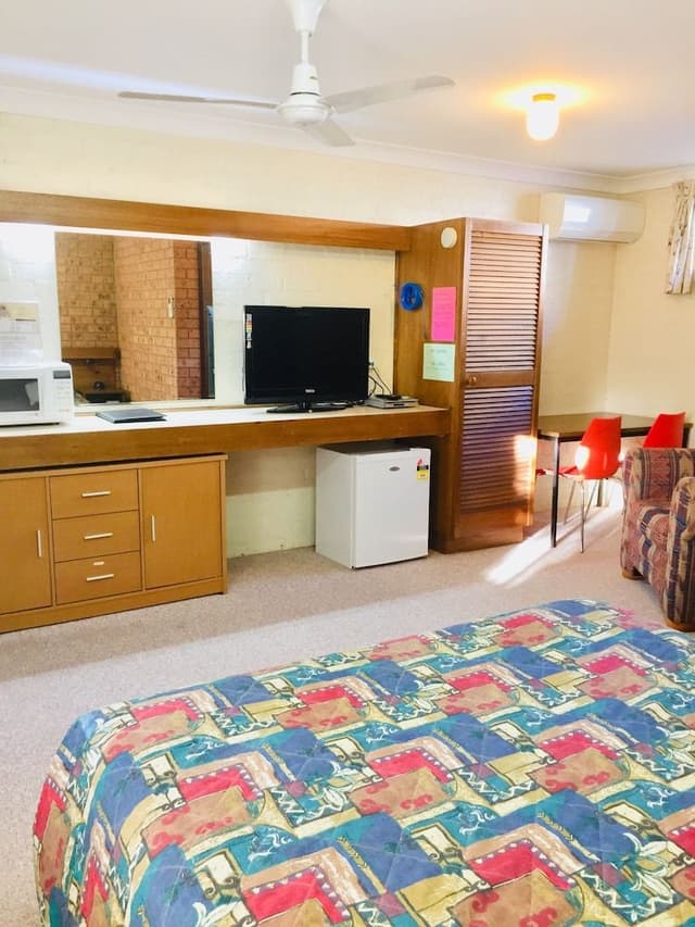 Double Room, 1 Queen Bed