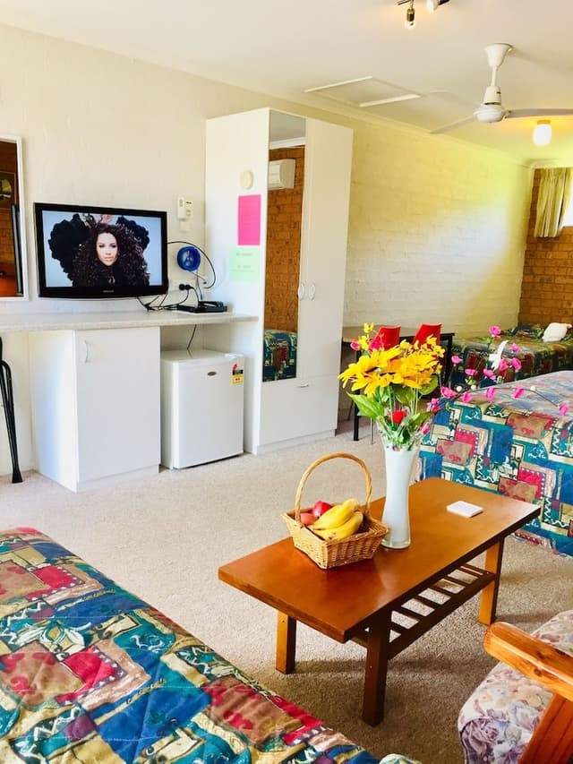 Family Room, Multiple Beds