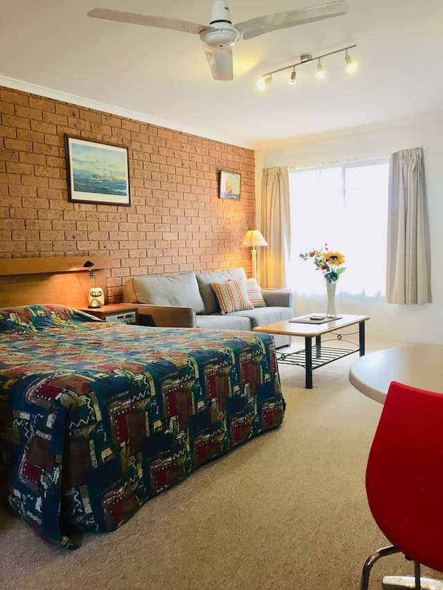 Double Room, 1 Queen Bed