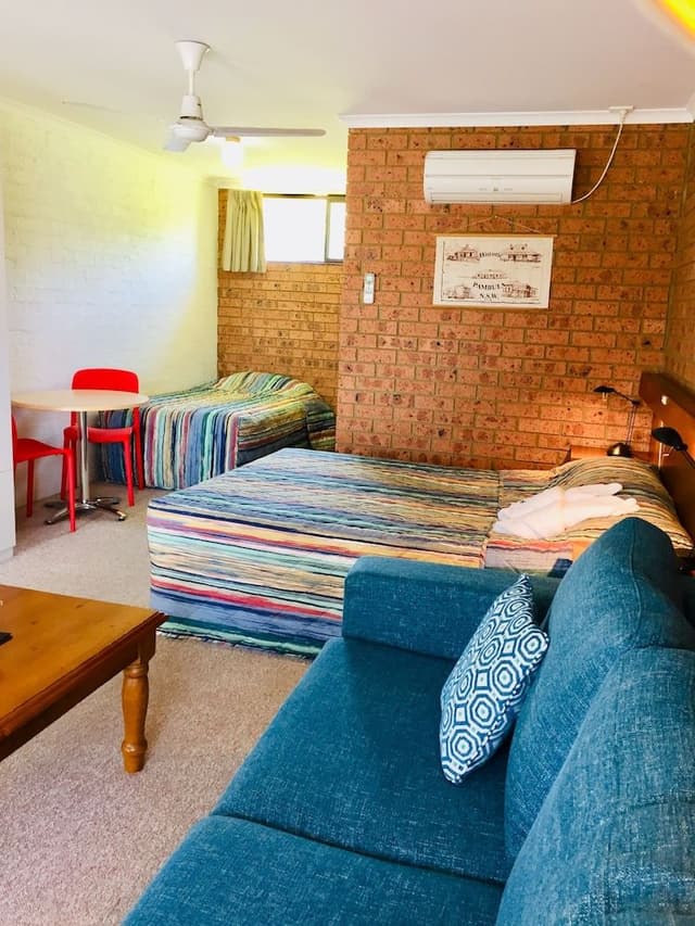 Family Room, Multiple Beds