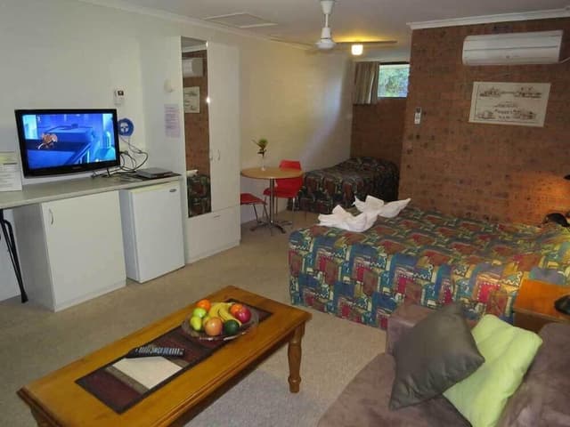 Family Room, Multiple Beds