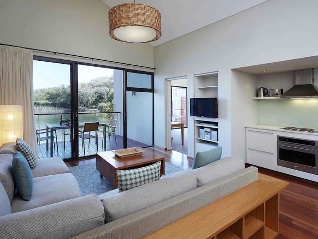 Room, One Bedroom, Lake View
