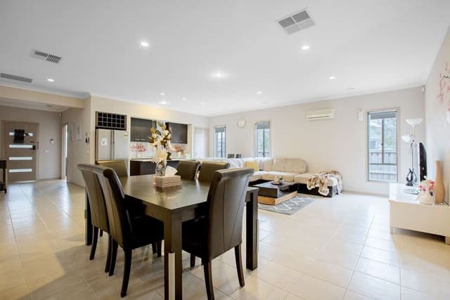 House (4 Bedrooms)