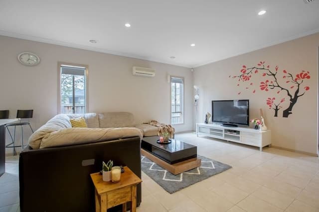 House (4 Bedrooms)