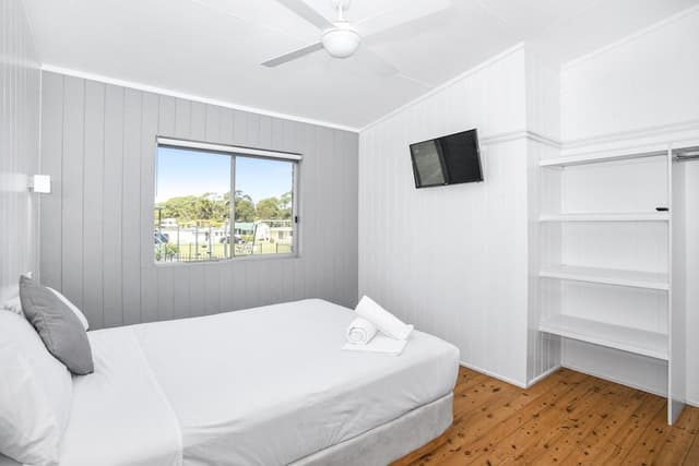 Lakeside Cabin, Sleeps 4