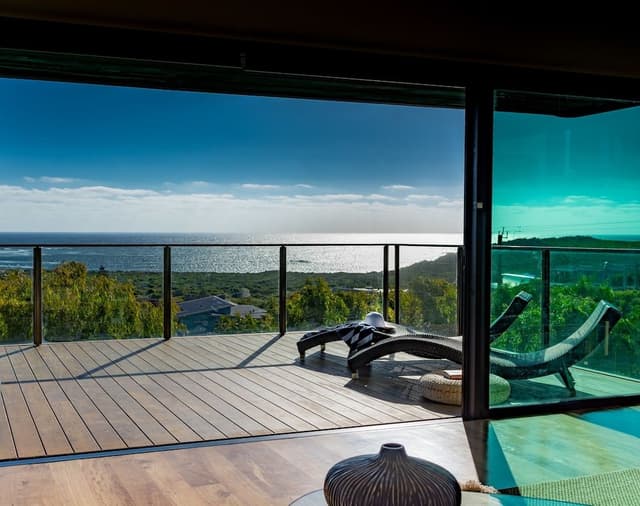 Luxury House, 3 Bedrooms, Ocean View, Beachside