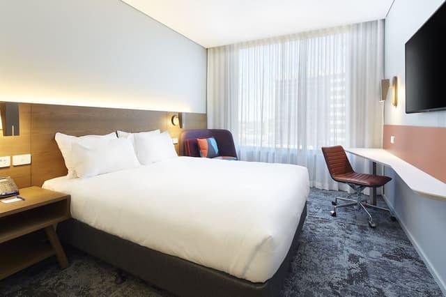 Standard Room, 1 King Bed
