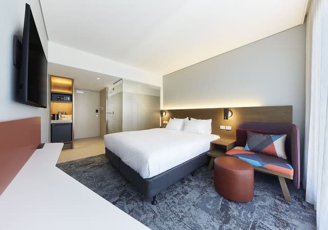 Standard Room, 1 King Bed