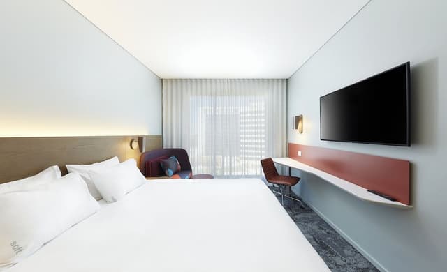 Standard Room, 1 King Bed