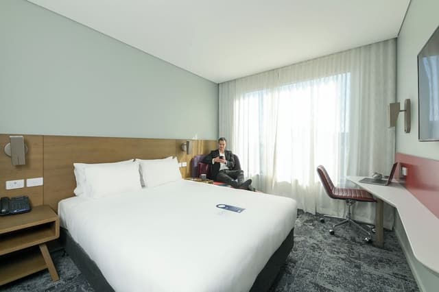 Standard Room, 1 King Bed