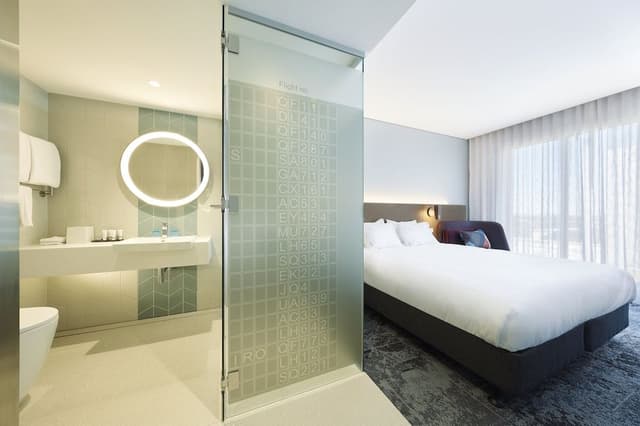 Standard Room, 1 King Bed