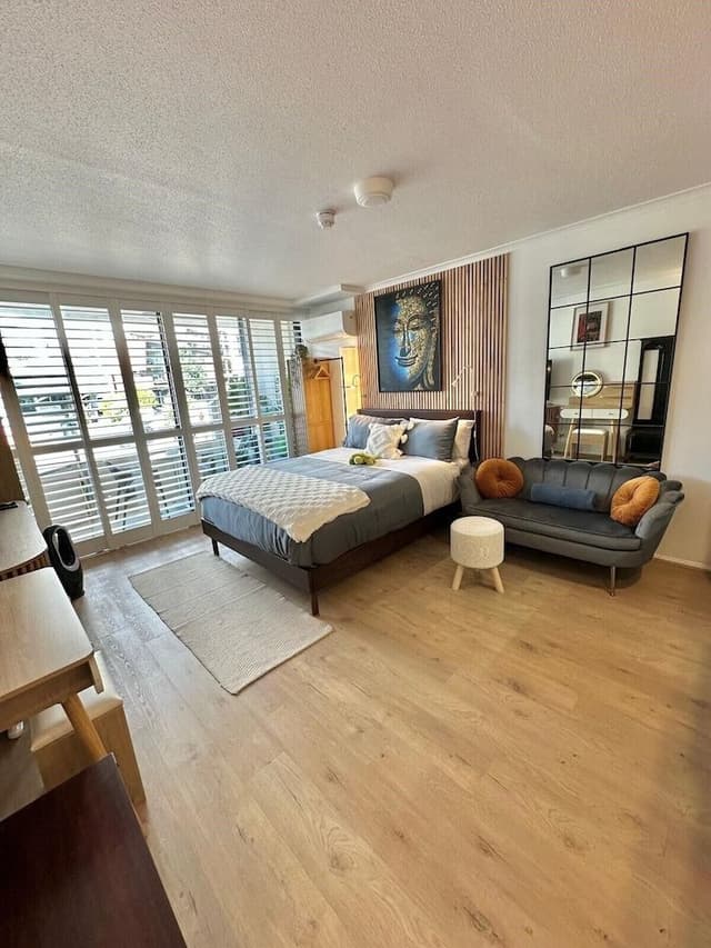 Deluxe Studio, 1 Queen Bed, City View