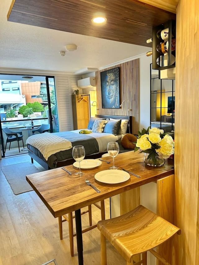 Deluxe Studio, 1 Queen Bed, City View