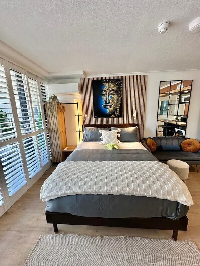 Deluxe Studio, 1 Queen Bed, City View