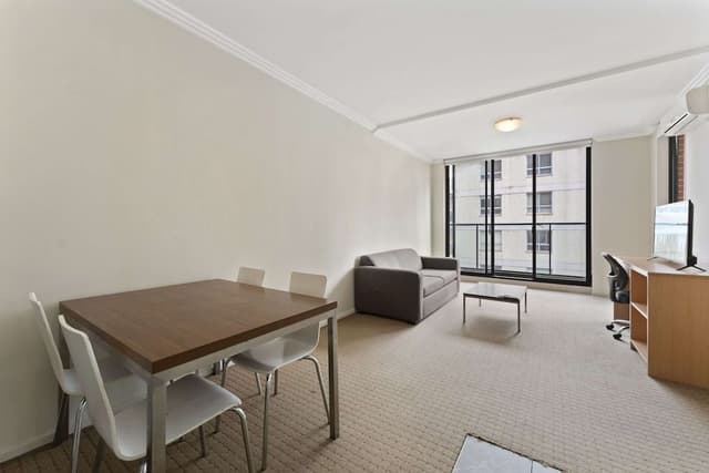 One Bedroom Apartment (Daily Housekeeping)