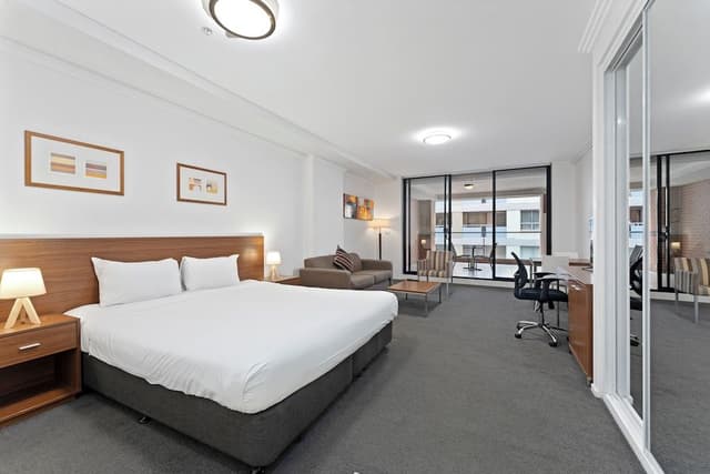 One Bedroom Apartment (Daily Housekeeping)