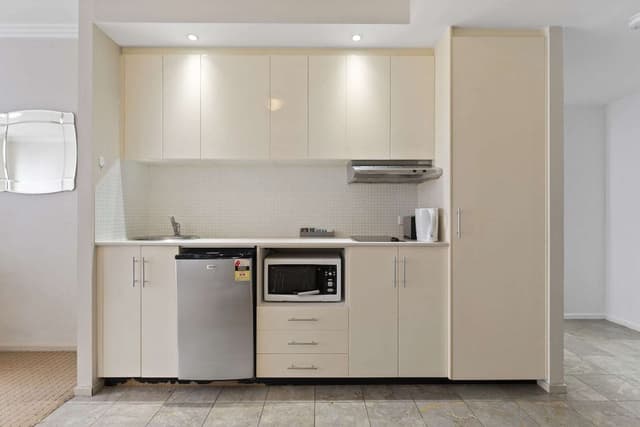 One Bedroom Apartment (Daily Housekeeping)