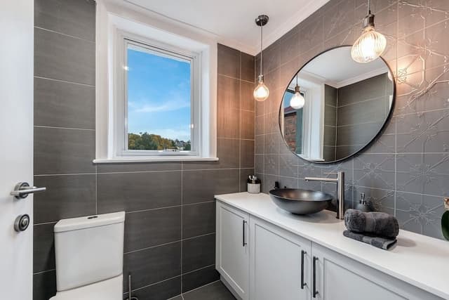 2 Bedroom Deluxe Apartment