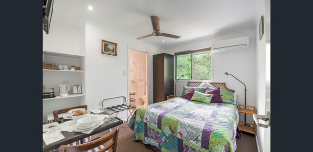 Standard Queen Room