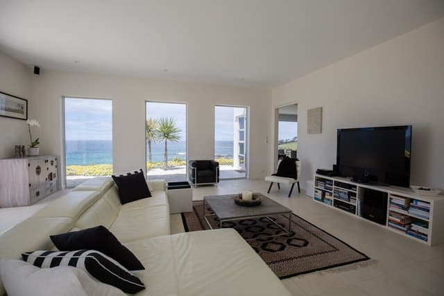 Luxury Villa, 2 Bedrooms, Sea View, Oceanfront