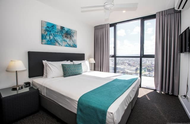 1 Bedroom Hinterland