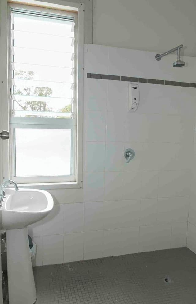 Queen Room, Shared Bathroom