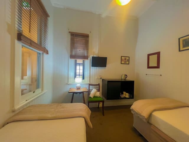 Economy Twin Room, Shared Bathroom