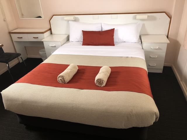 Deluxe Queen Room