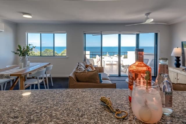 Premium Apartment, 2 Bedrooms, Ocean View, Sea Facing