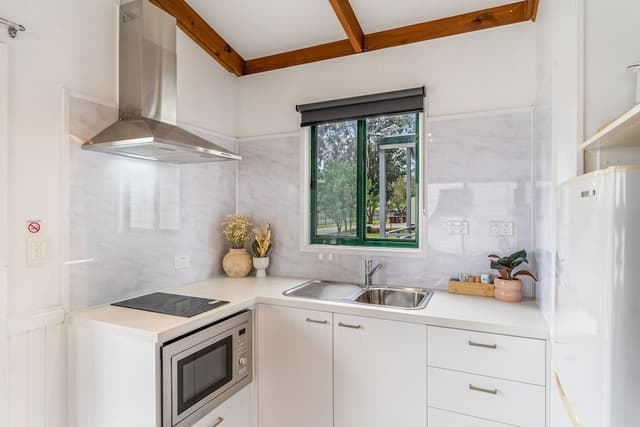 Deluxe Cabin (2BR) - Sleeps 4