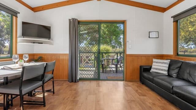 Standard Two Bedroom Family Cabin, sleeps 5