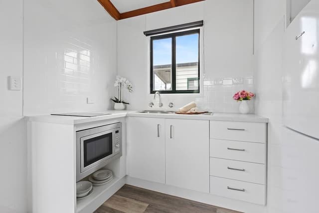 Deluxe Cabin (2BR) - Sleeps 6