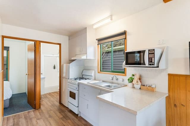 Standard Two Bedroom Cabin, sleeps 6